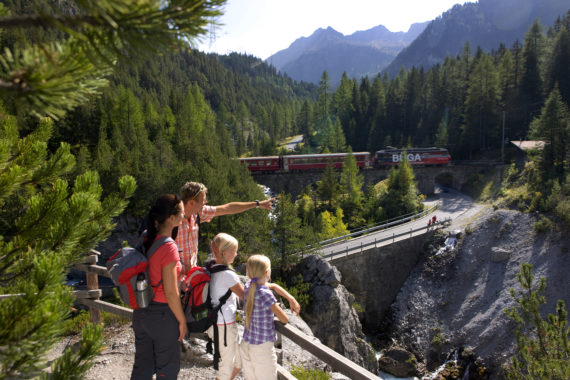 Sentier Albula chemin fer Rhétiques