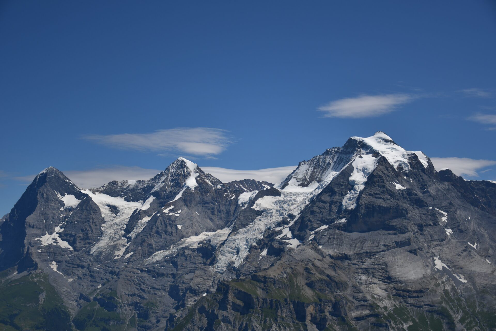 montagnes sommet eiger monch jungfrau