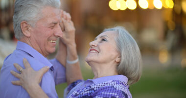 AS_105320463 - Senior couple 