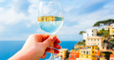 AS_182553984 - Verre de vin à Vernazza