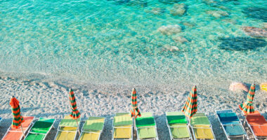 AS_268473660 - Plage et parasols 
