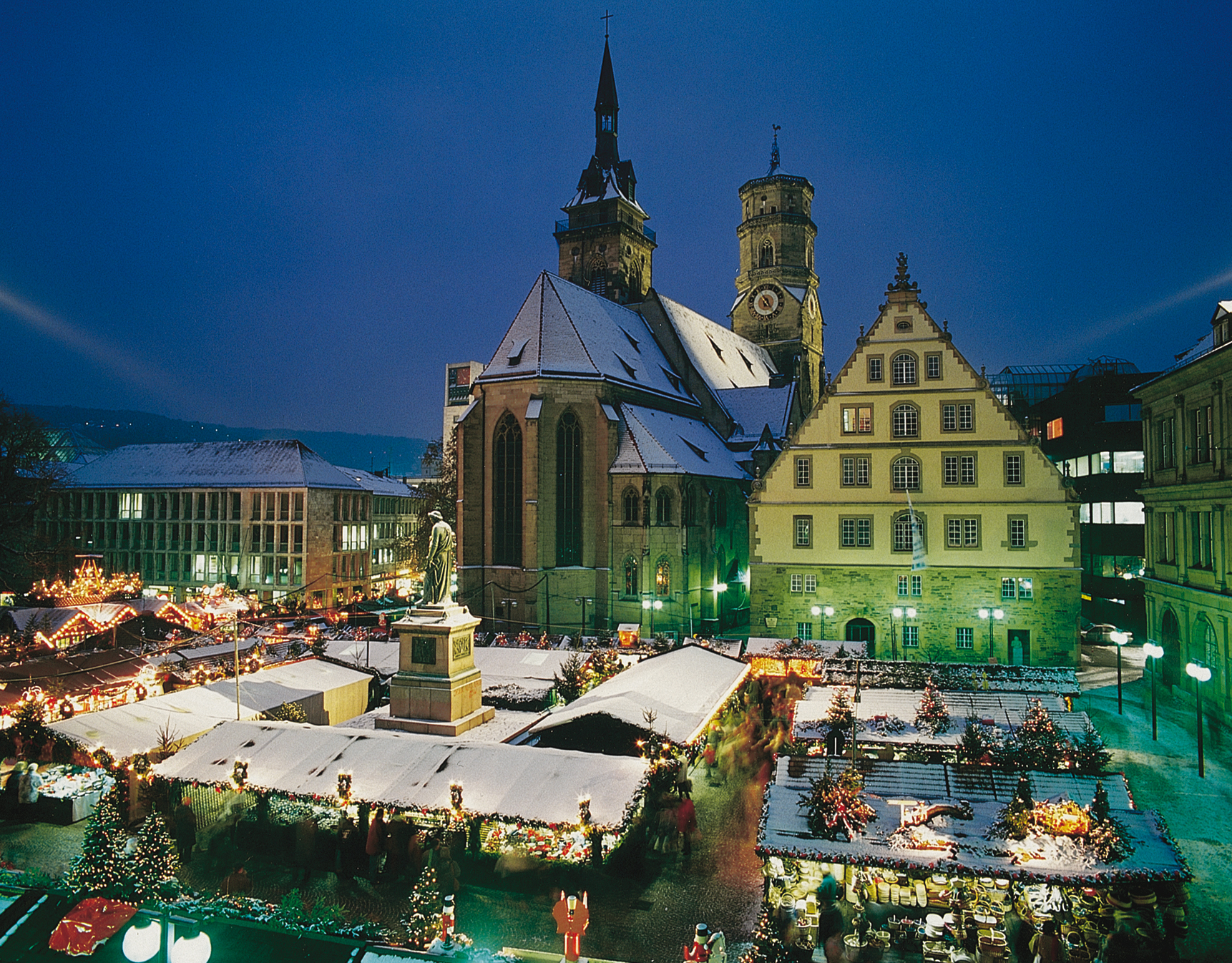 Погода в штутгарте. Weihnachtsmarkt в Штутгарте. Weihnachtsmarkt в Германии. Штутгарт Германия зимой. Город Штутгарт на Рождество.